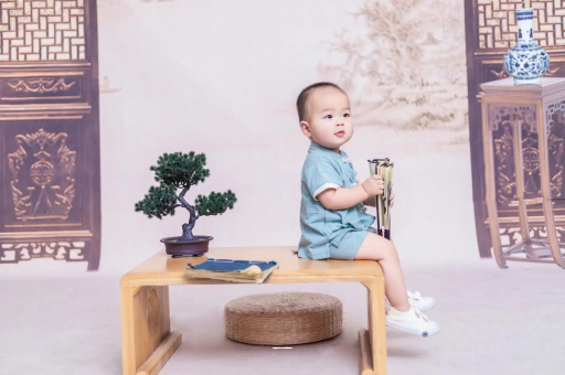 庆阳宝宝眼睛肿是什么原因