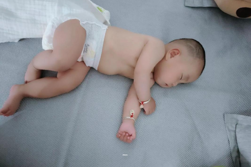 庆阳宝宝总是摇头怎么回事